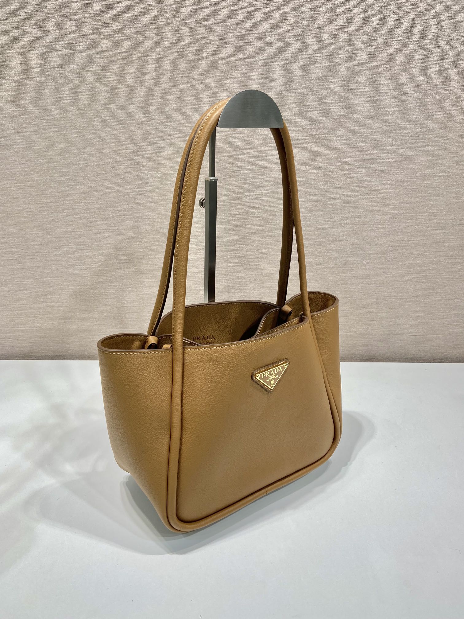 Pra*a women medium leather handbag -1bg539-25*18.5*12.5cm