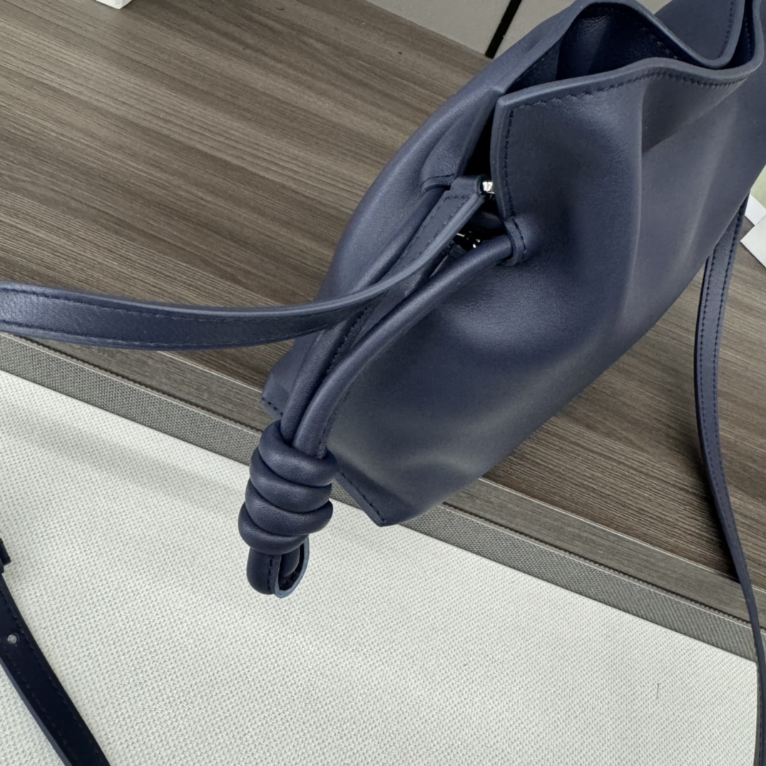 L0ew* flamenco-23*17*5.5cm