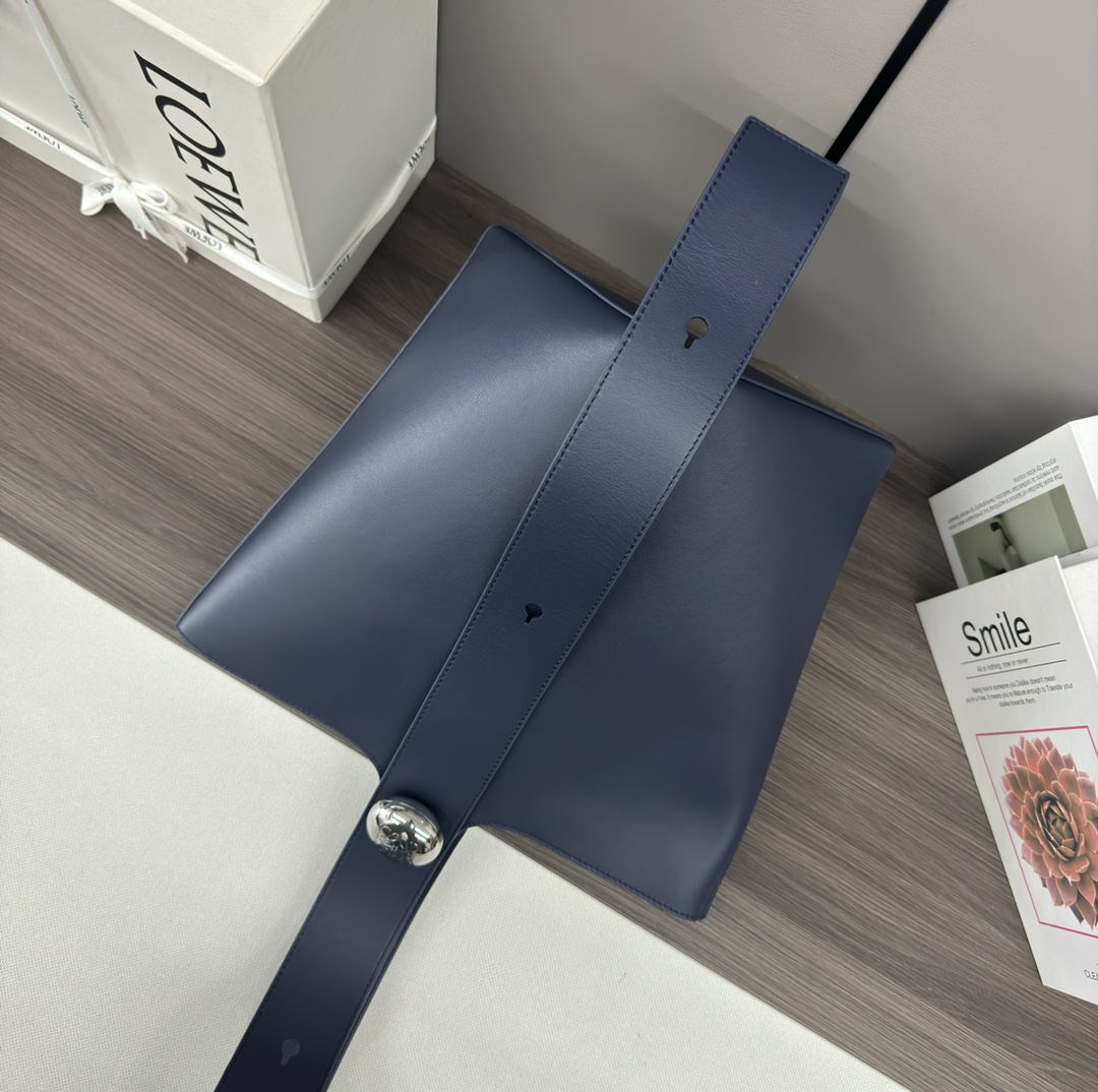 L0ew* pebble bucket bag-24.5*23.5*28cm