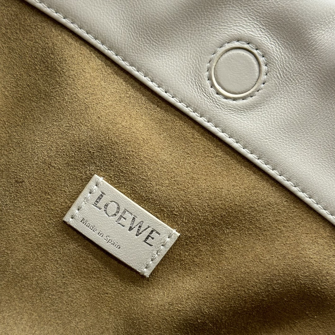 L0ew* flamenco purse-30*10.5*20cm