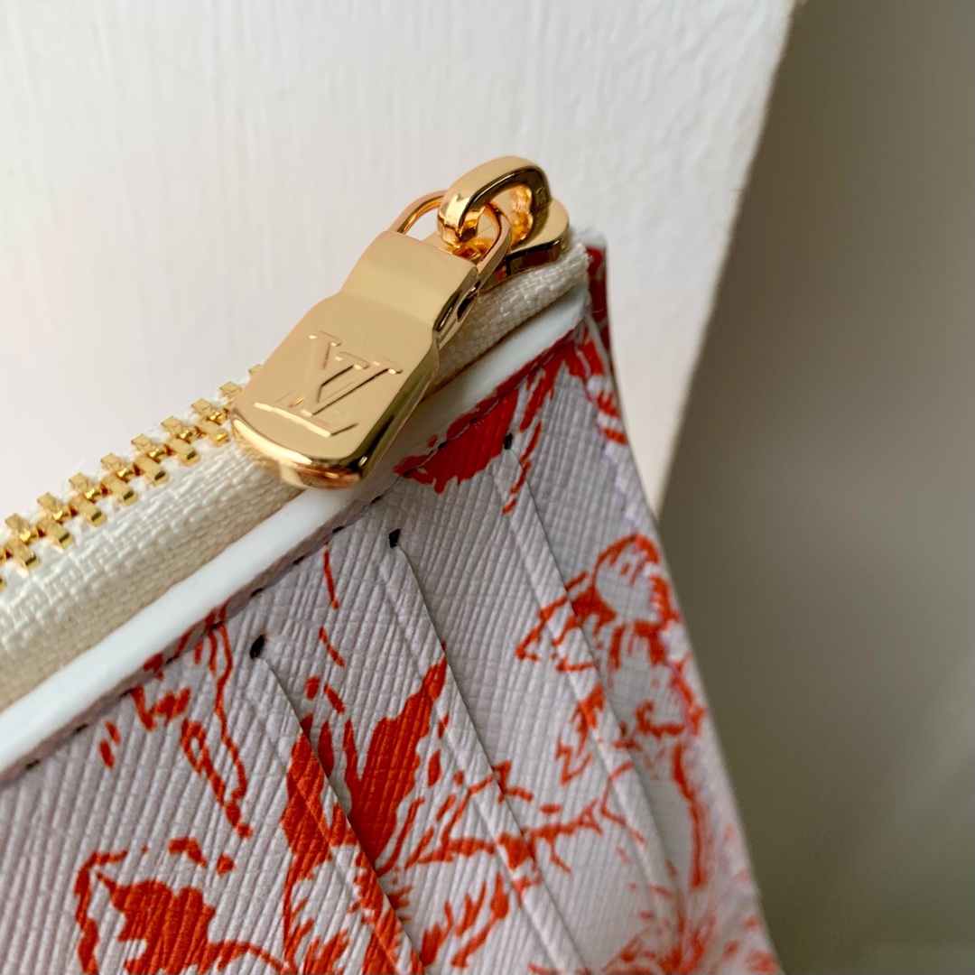 l0*is V*t0n victorine by the pool wallet-12 x 9.5 x 2.5cm