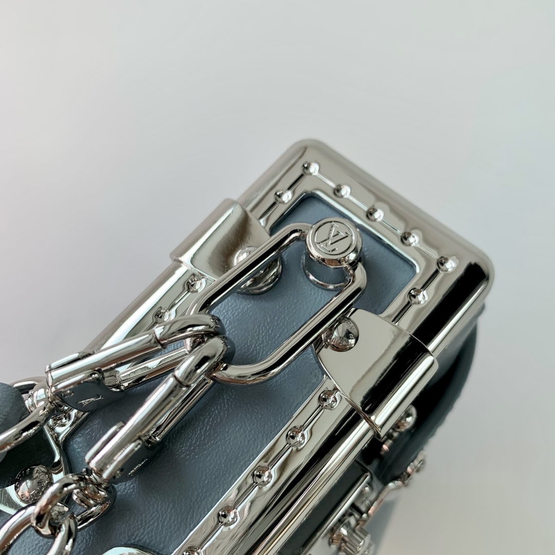 l0*is V*t0n slim trunk--m25445-23 x 12 x 4cm