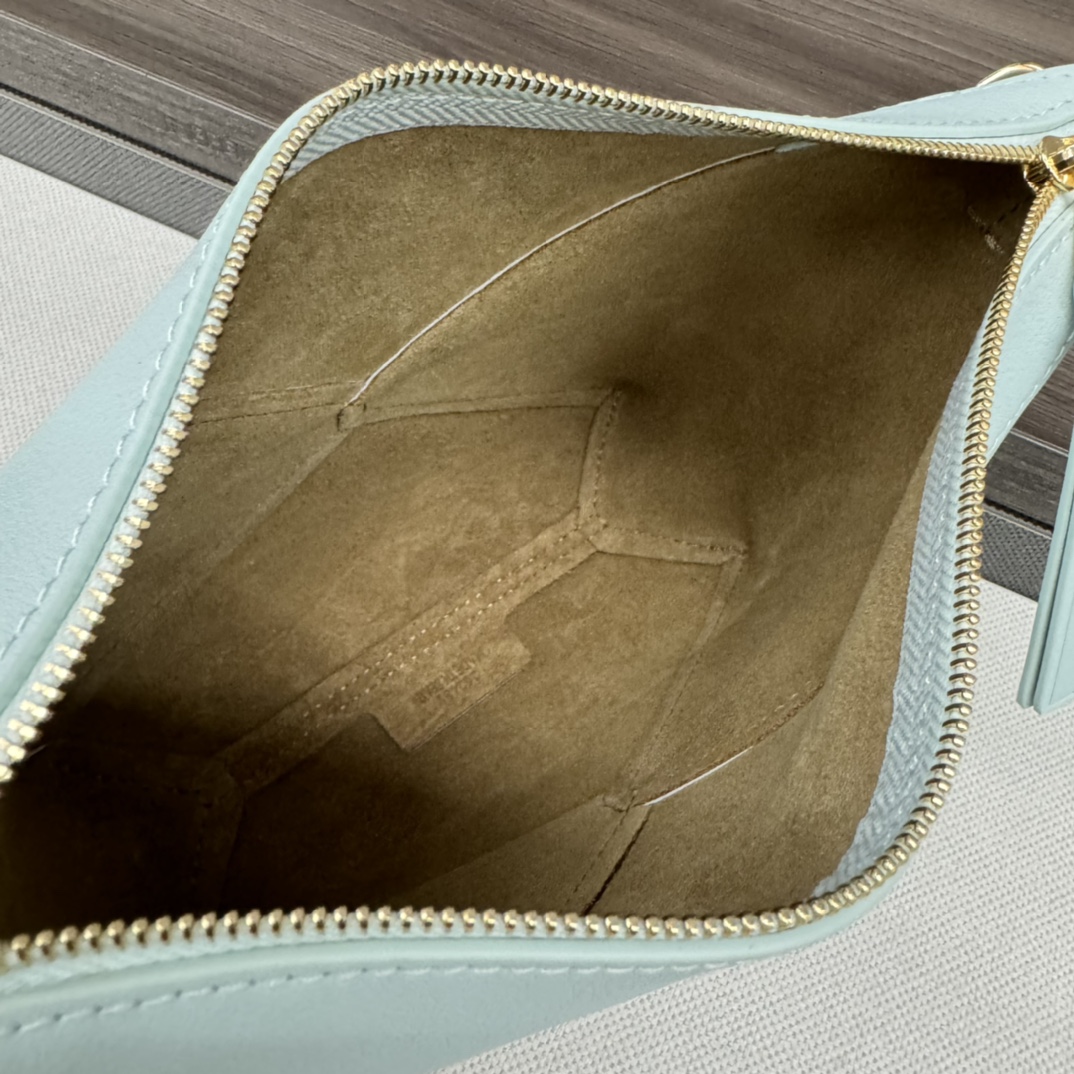 L0ew* puzzle fold pouch-23*6.5*15.5cm