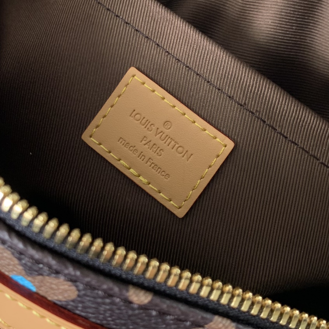 l0*is V*t0n envelope bag-23.5 x 15.5 x 8.5cm