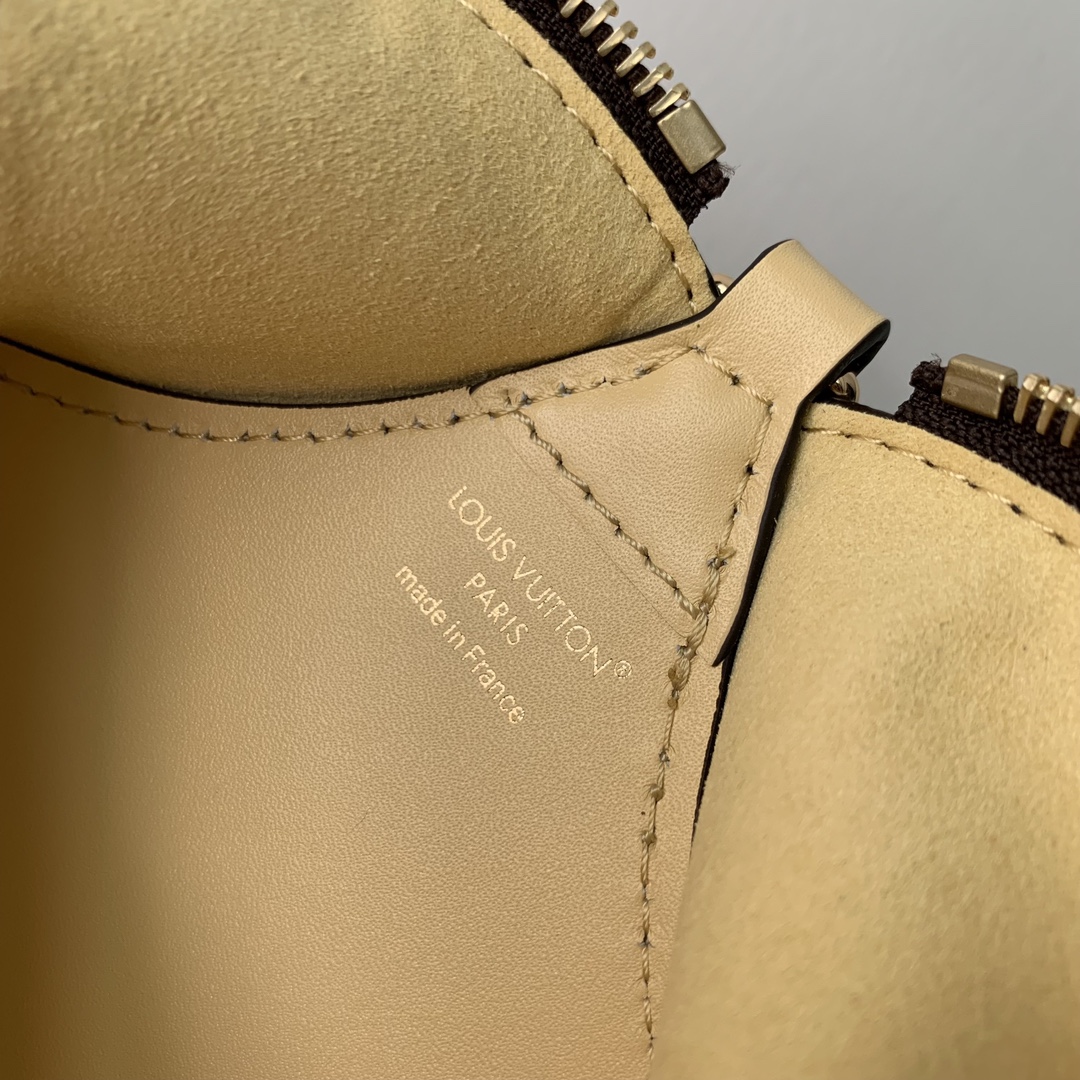 l0*is V*t0n bloom pouch-m11303-22.5*13*13cm