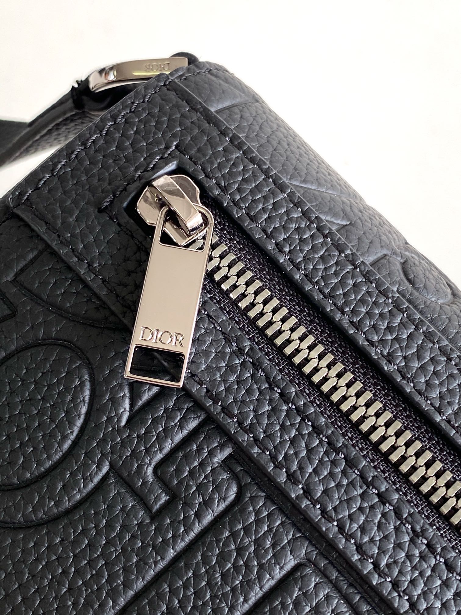 D*or men messenger bag-21 x 18 x 6cm