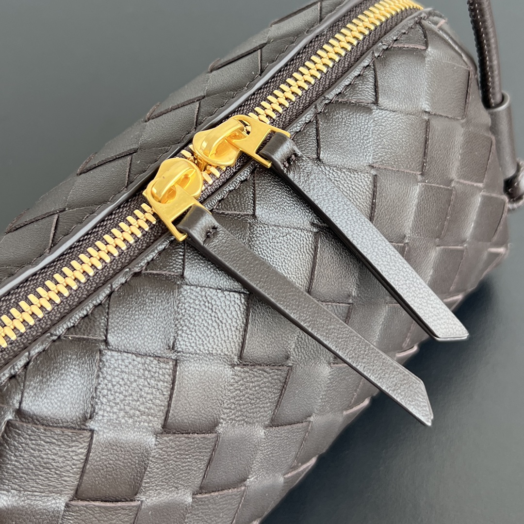 bo*te*ga Ve*ne*ta concert pouch -18.5*11.5*8.5cm