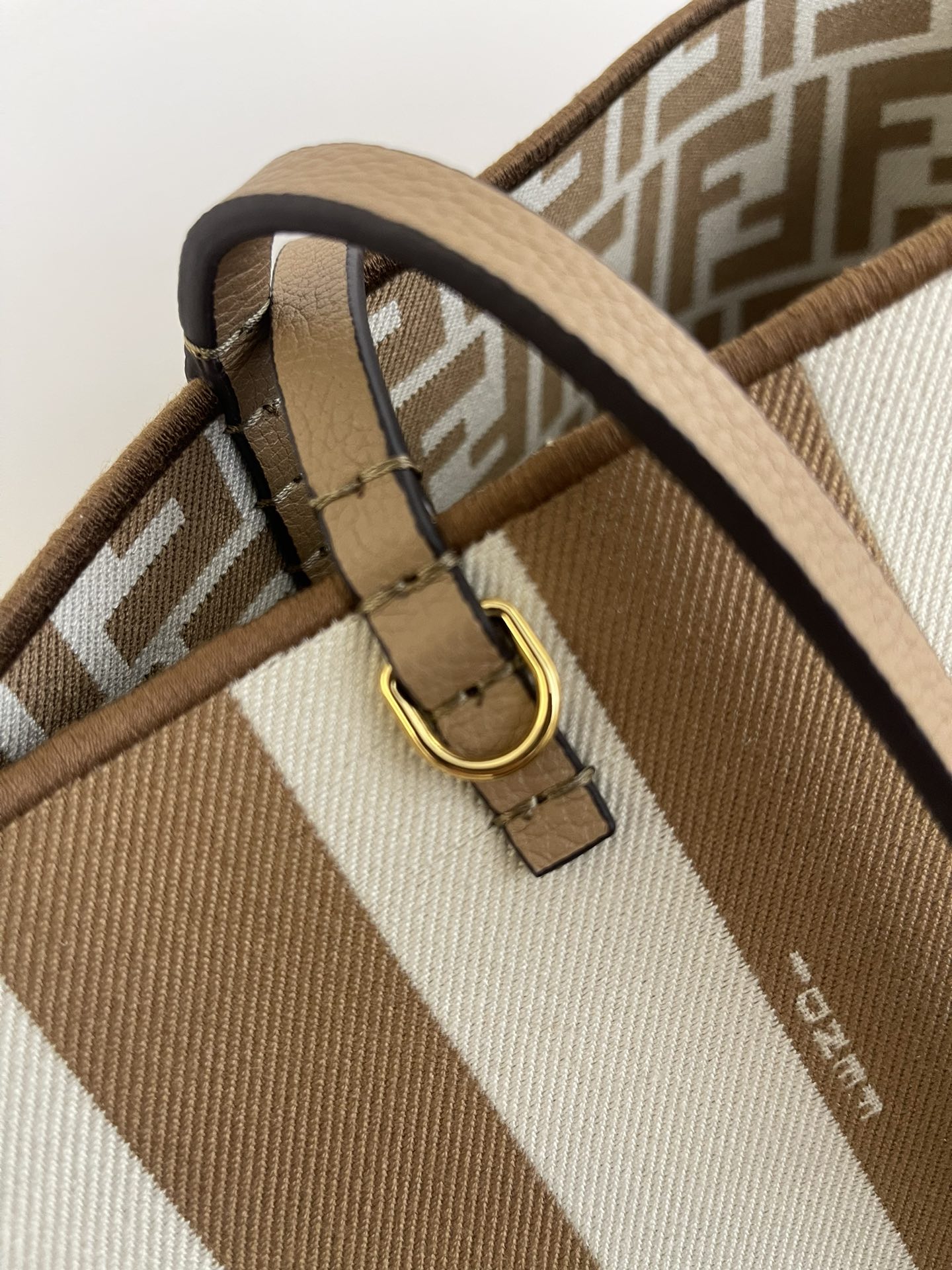 F**di tote-33x22x30cm