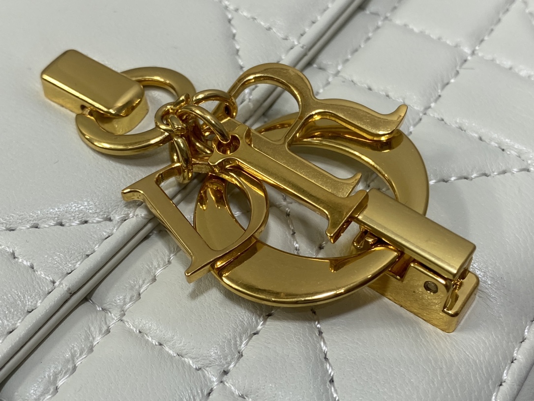 D*or miss carro bag-22*12.5*4cm