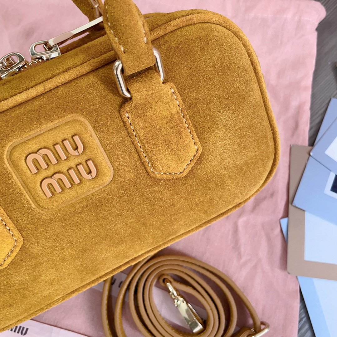 M*um*u top handbags-22x10.5x7.5cm