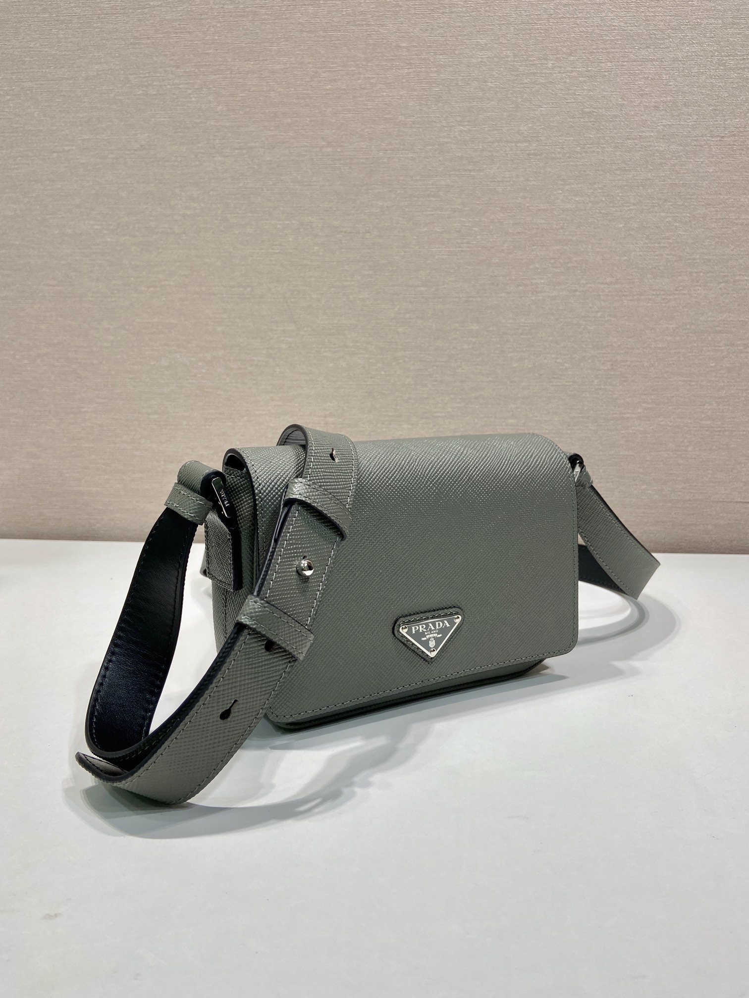 Pra*a shoulder 2vd061 bag-18*12.5*2.5cm