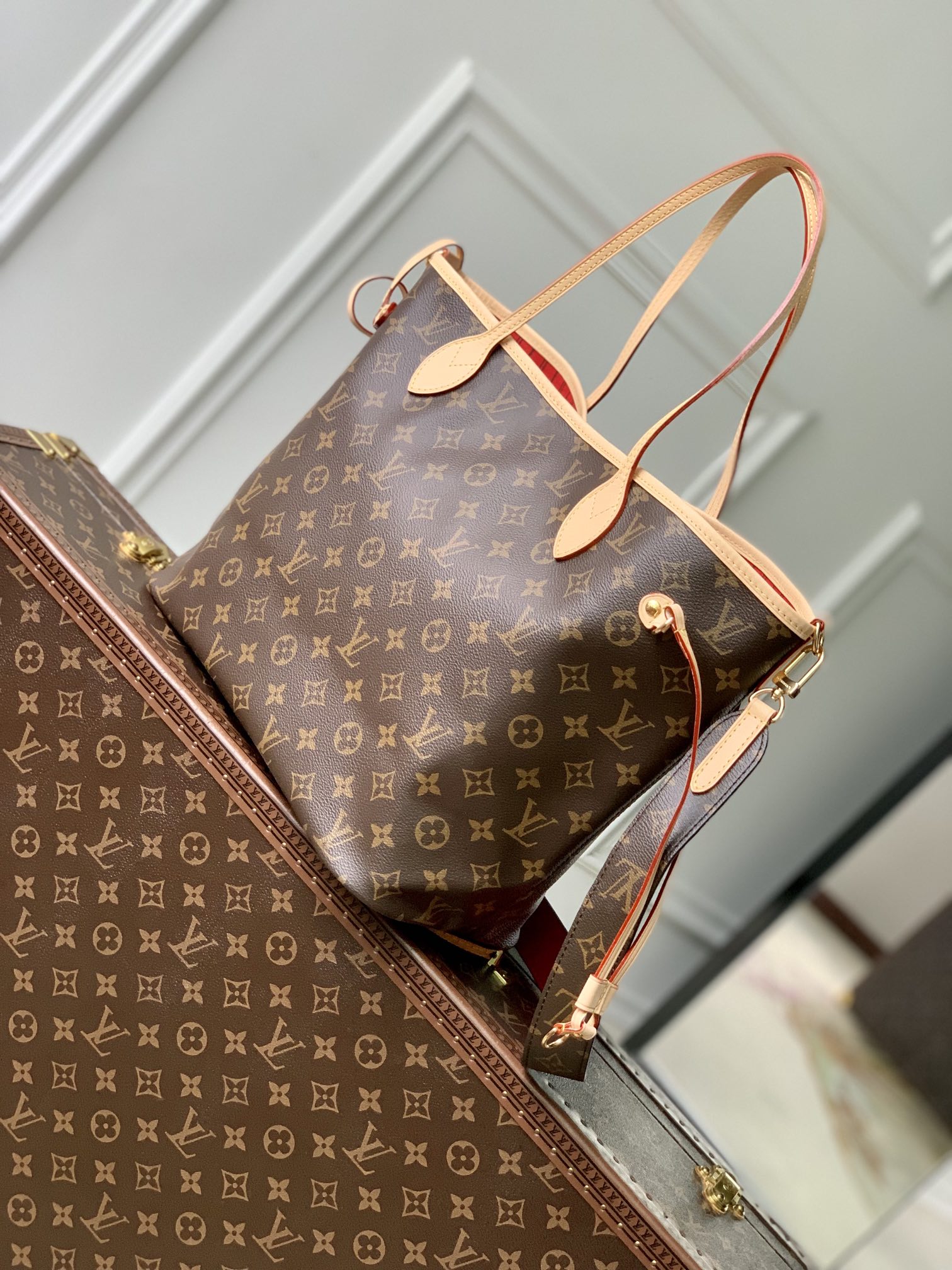 l0*is V*t0n neverfull mm-m12096-31×29×14cm