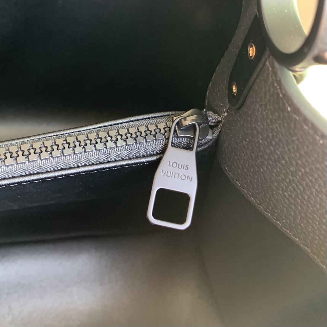 l0*is V*t0n capucines souple handlebag-38 x 23 x 16cm