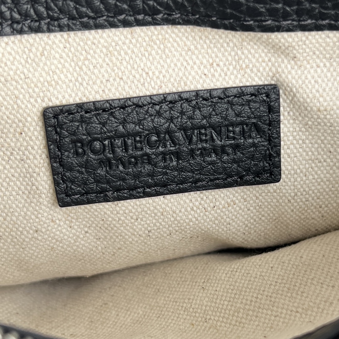 bo*te*ga Ve*ne*ta diago pouch-25x16.5x2cm