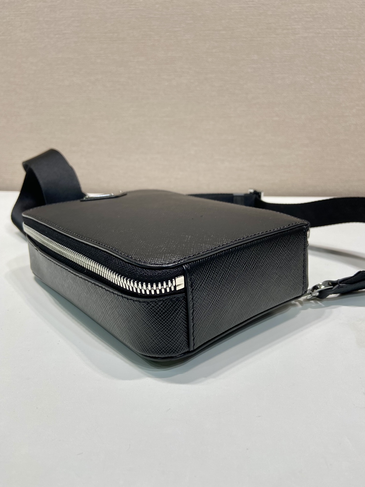 Pra*a 2vz106 Pra*a brique saffiano leather bag-14*20*5cm