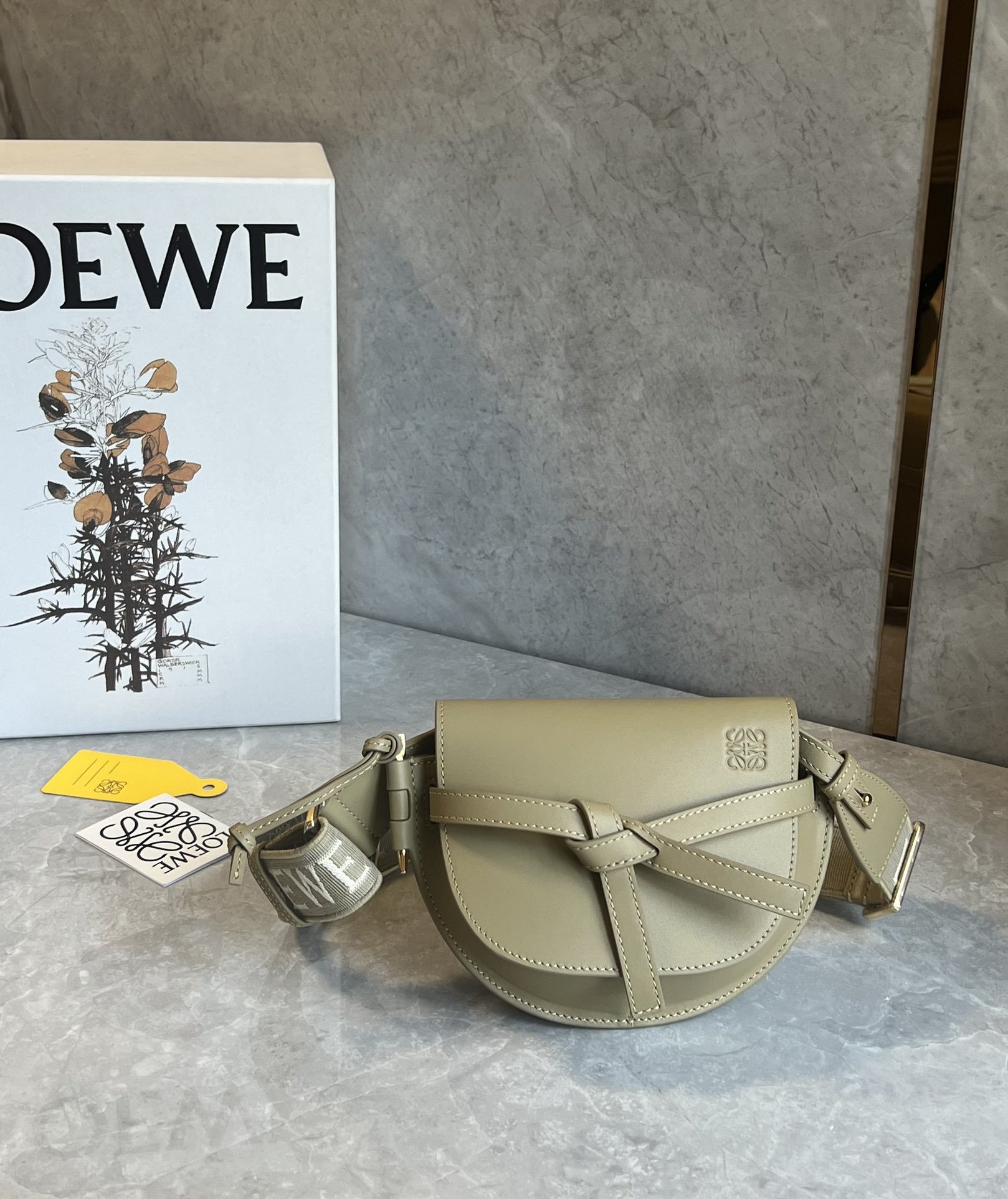 L0ew* mini puzzle gatedual bag-21*12.5*9cm