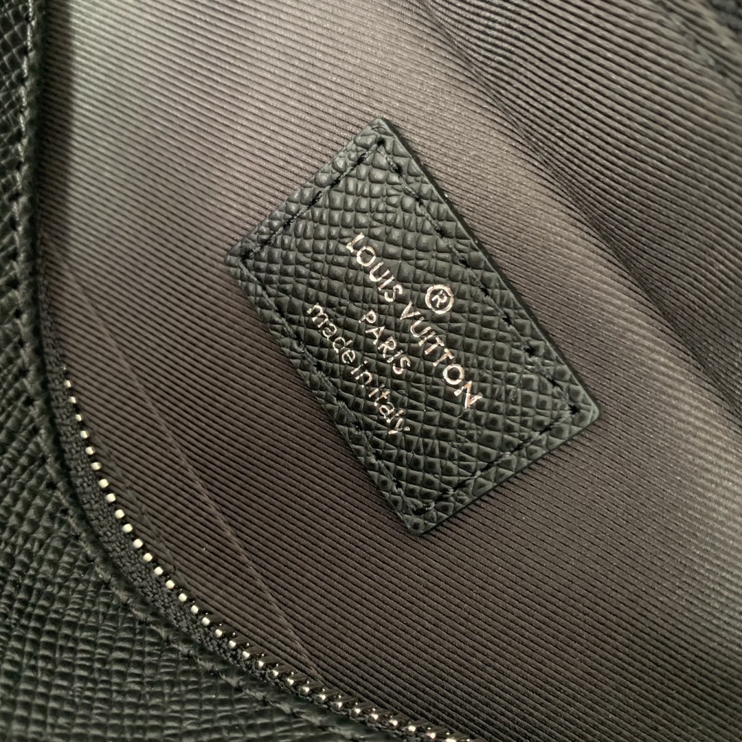 l0*is V*t0n avenue bag-22.5 x 15.5 x 7.5cm