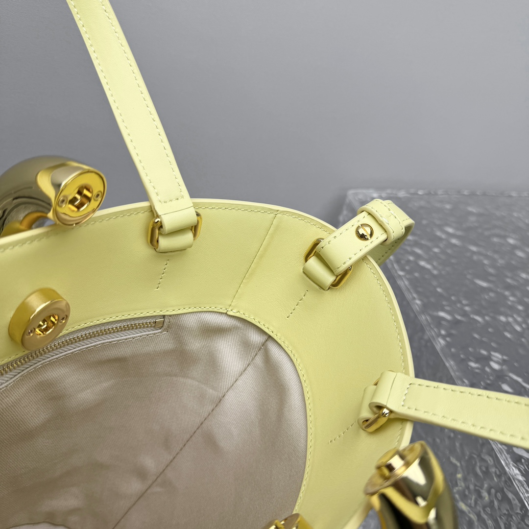 Ja*qvemvs le petit bambo bag-10*10*20cm