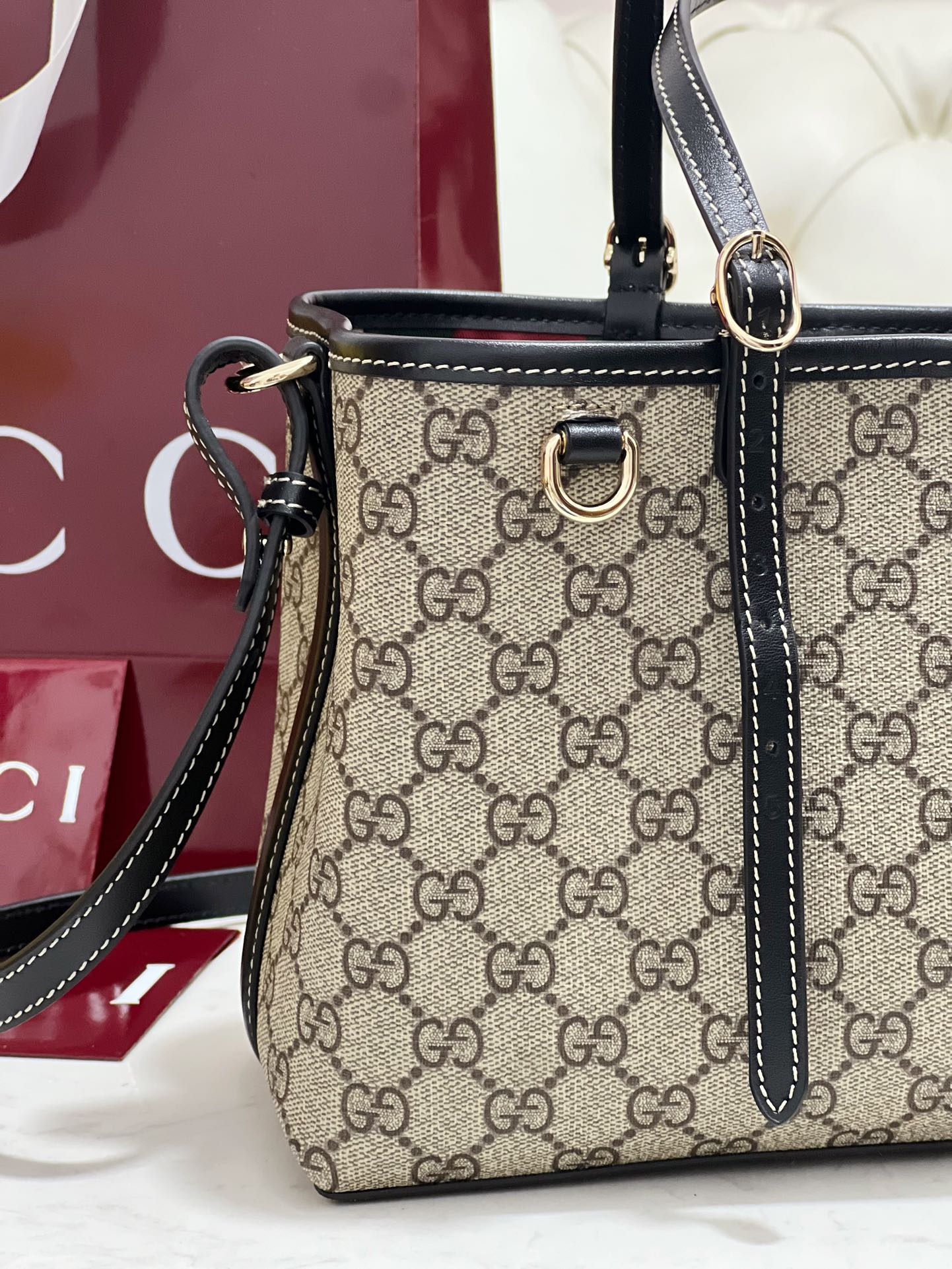 G*u*i emblem tote bag-30*18*11cm