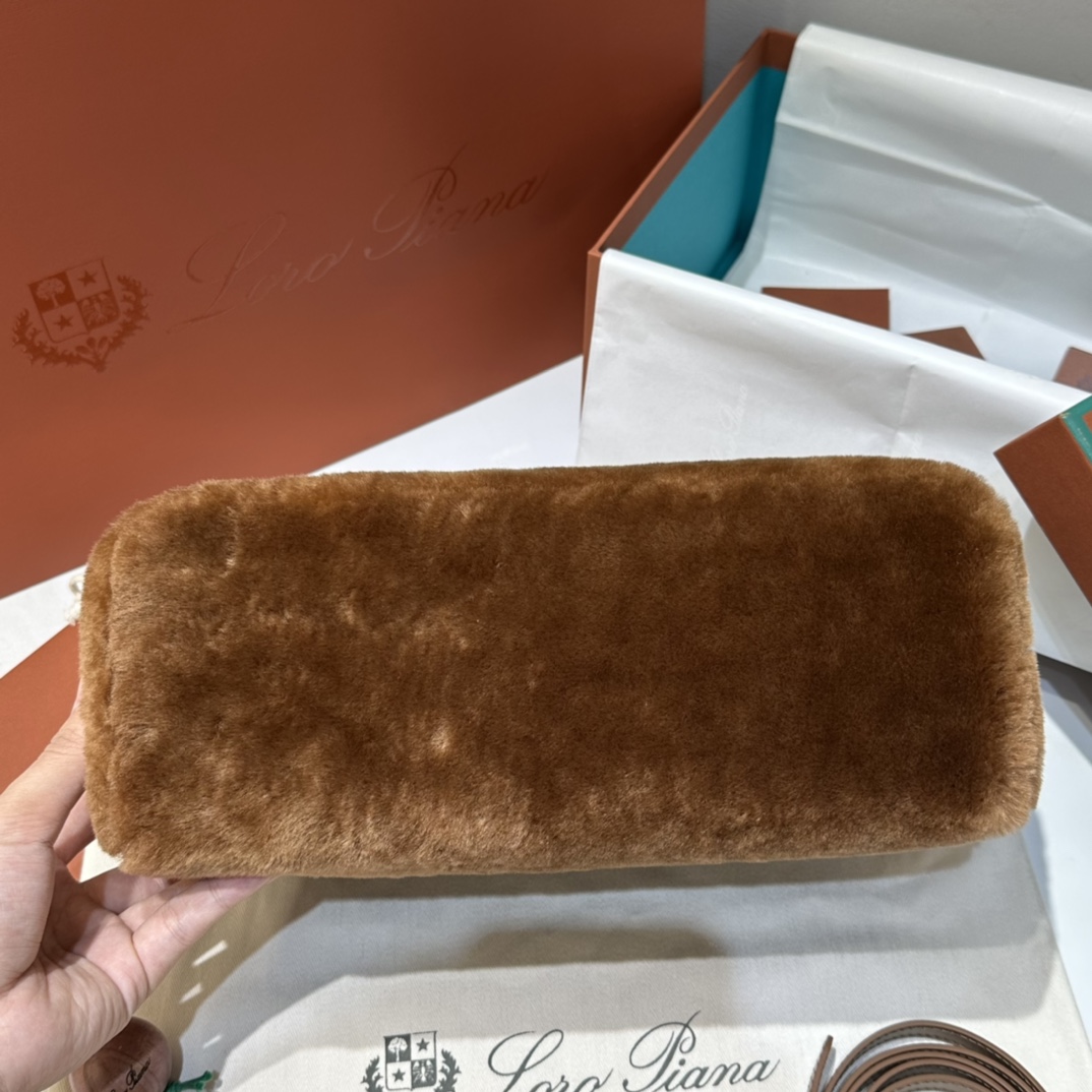 L**o p*ana extra pocket l19-16*27*10cm