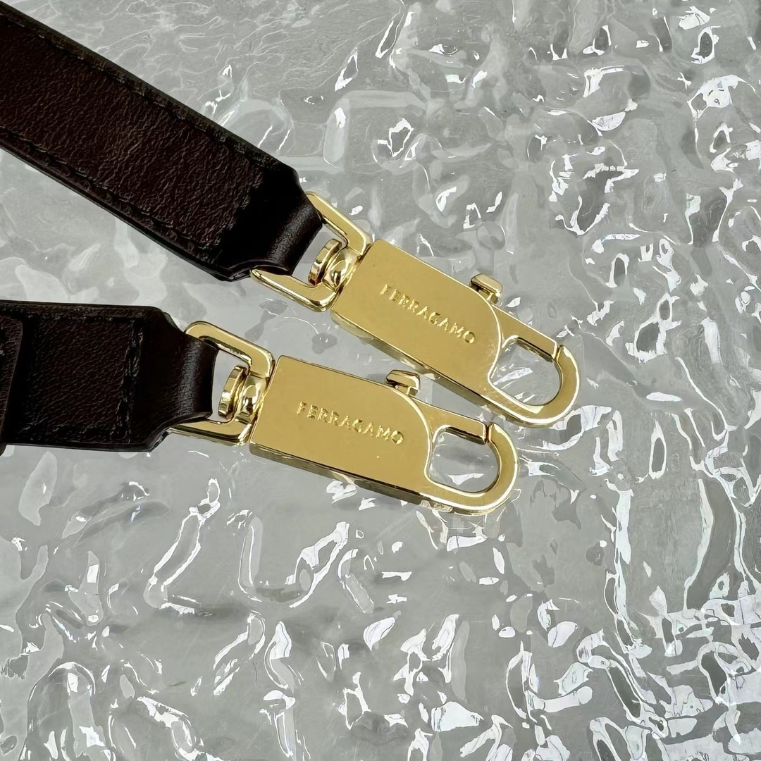 Ferragamo Top-handle Bag-32*22*14CM