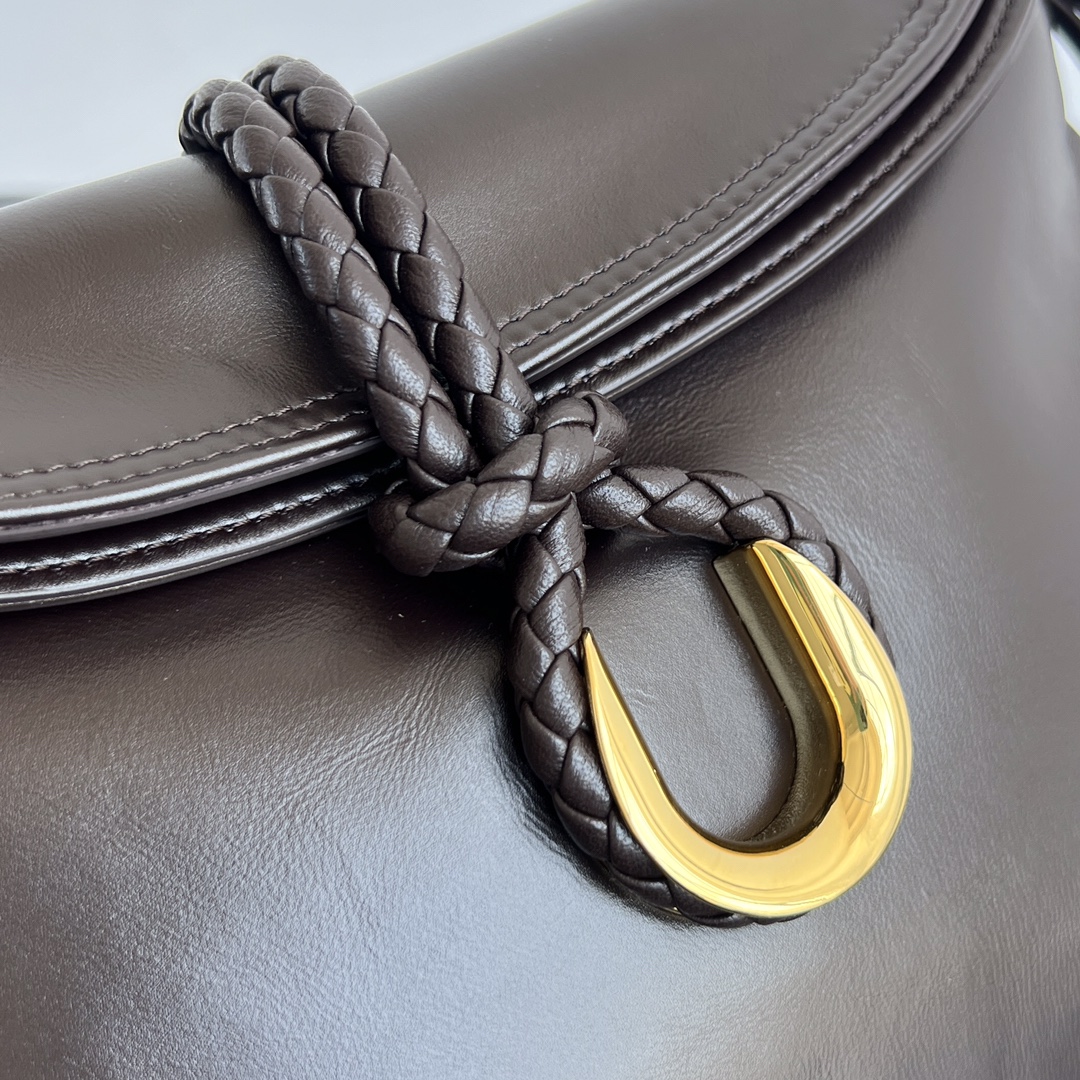 bo*te*ga Ve*ne*ta medium liberta bag-30*20*8cm