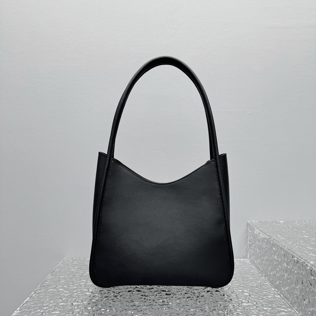 The R0w hobo bag-30*30*8cm