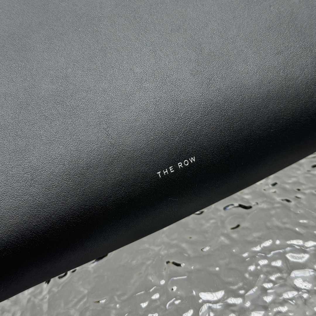 The R0w hobo bag-30*30*8cm