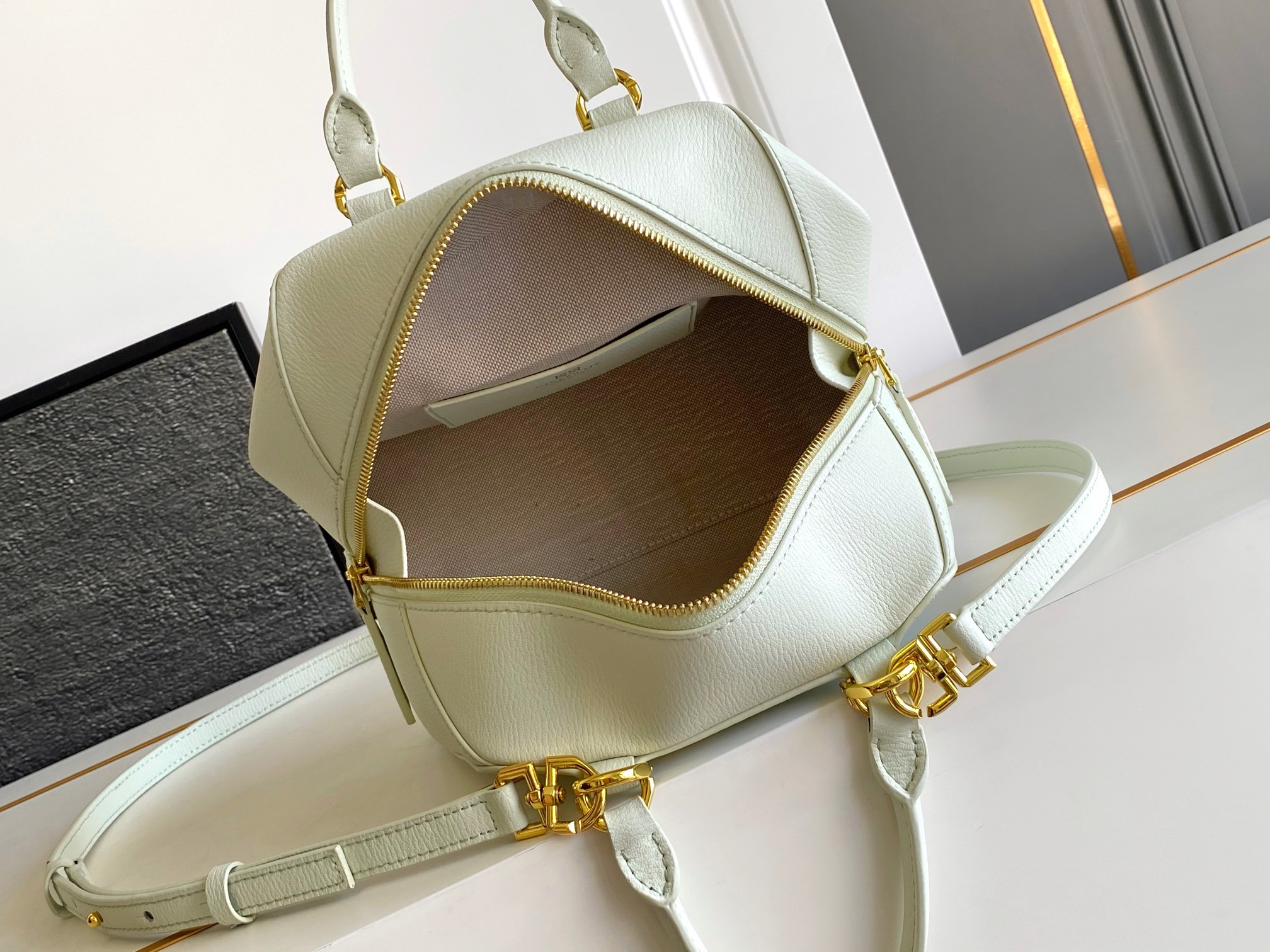 G1uenchy anyigona cube tote-13*19*22cm