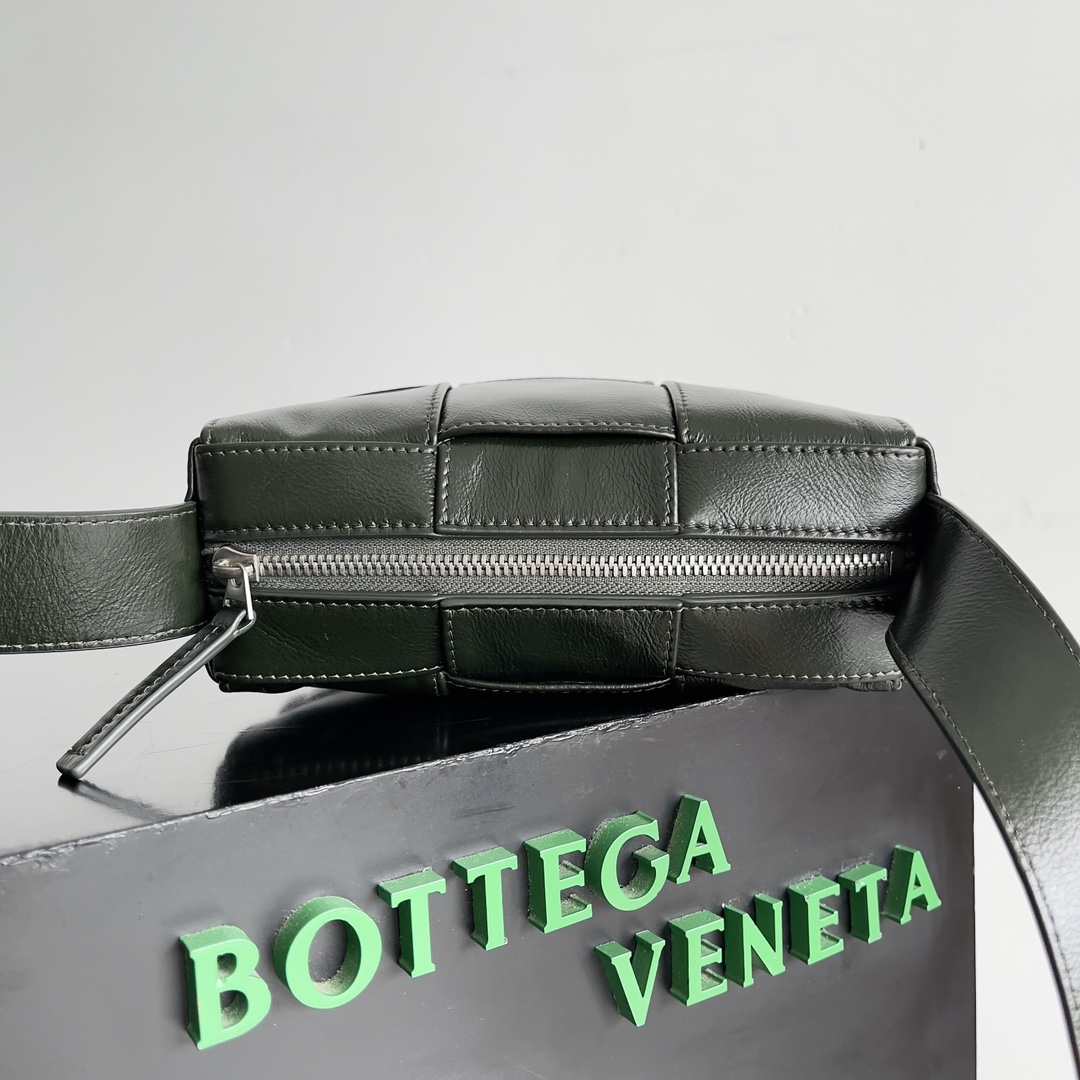 bo*te*ga Ve*ne*ta mini cassette bag-21*13*6.5cm