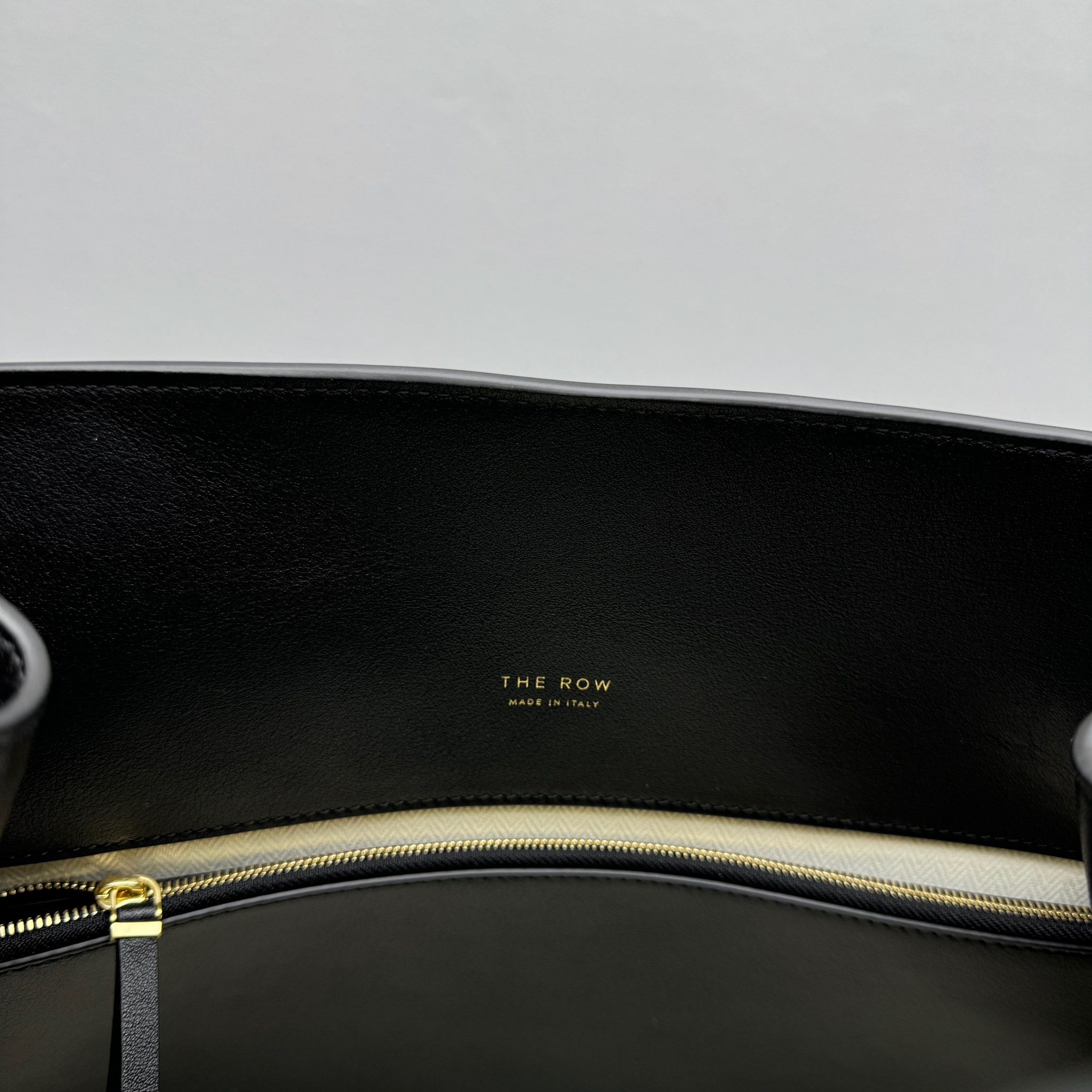 T*e R0w margaux eq clutch-43*20*24cm