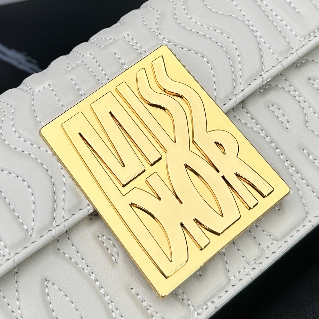 D*or miss D*or allover bag-22*11*6cm