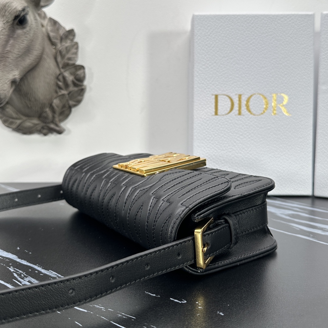 D*or miss D*or allover bag-22*11*6cm