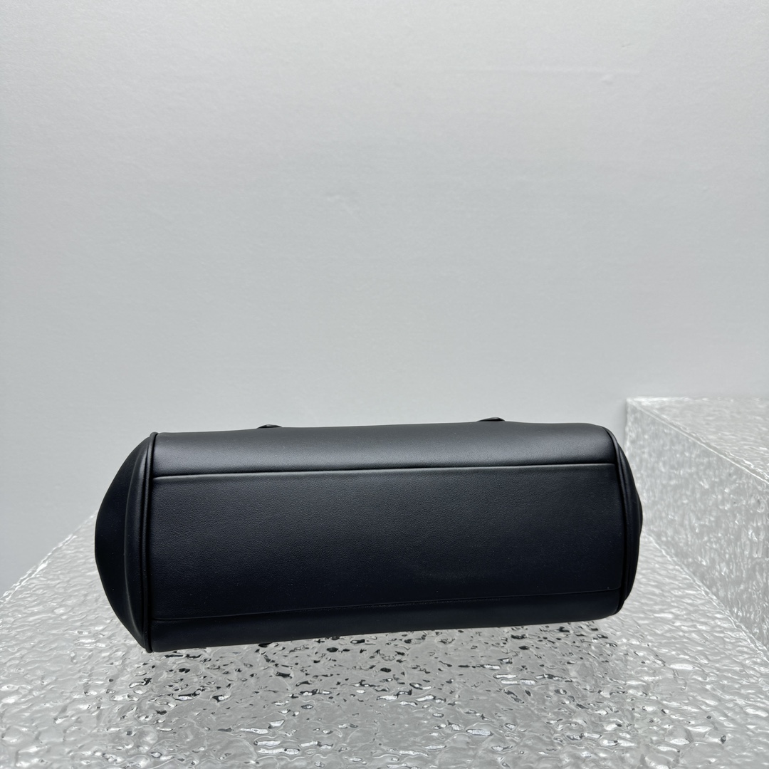 M1um1u leather shoulder bag -28.5*8*17cm