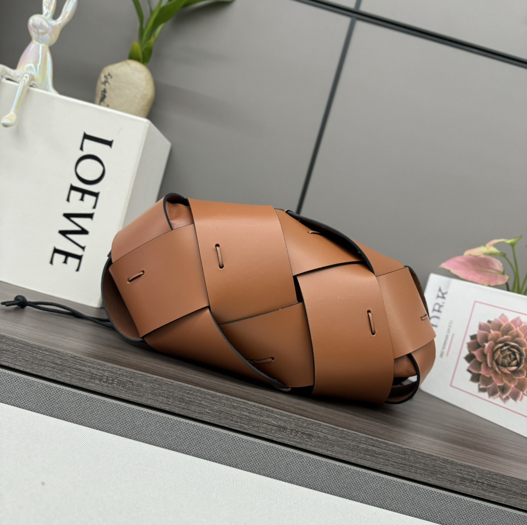 Lowee Debossed Textured Bag-38*18*17CＭ