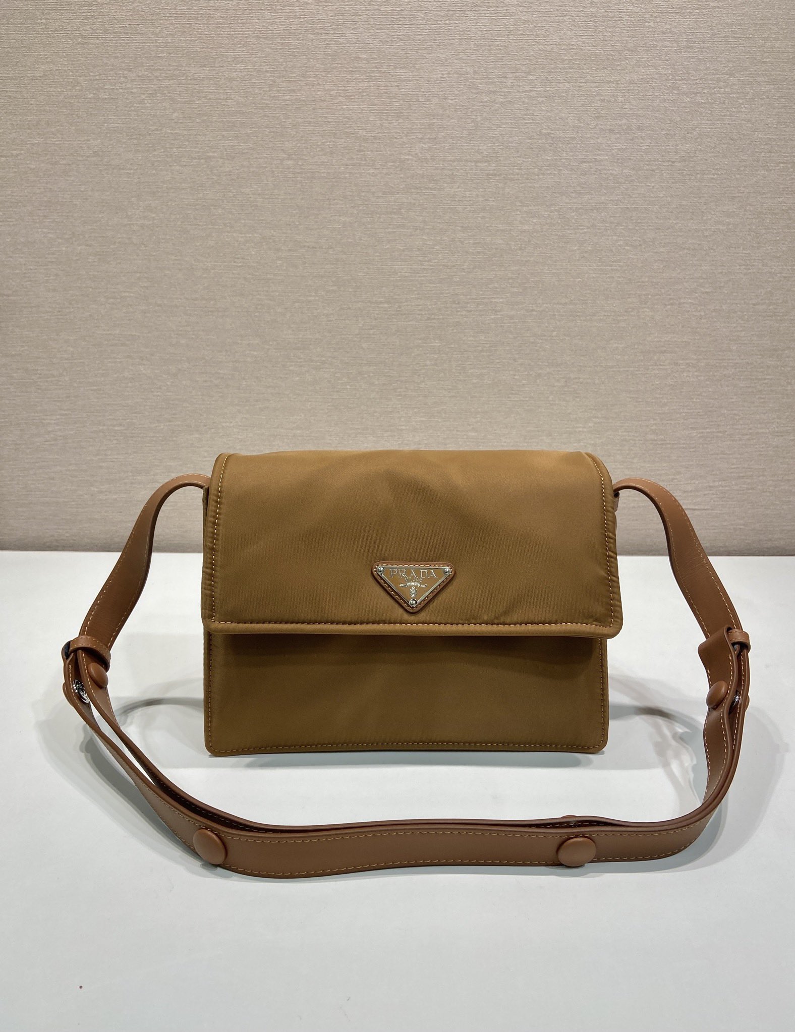 Prad Padded Re-nylon Shoulder Bag 1BD258-23.5x18x11CM