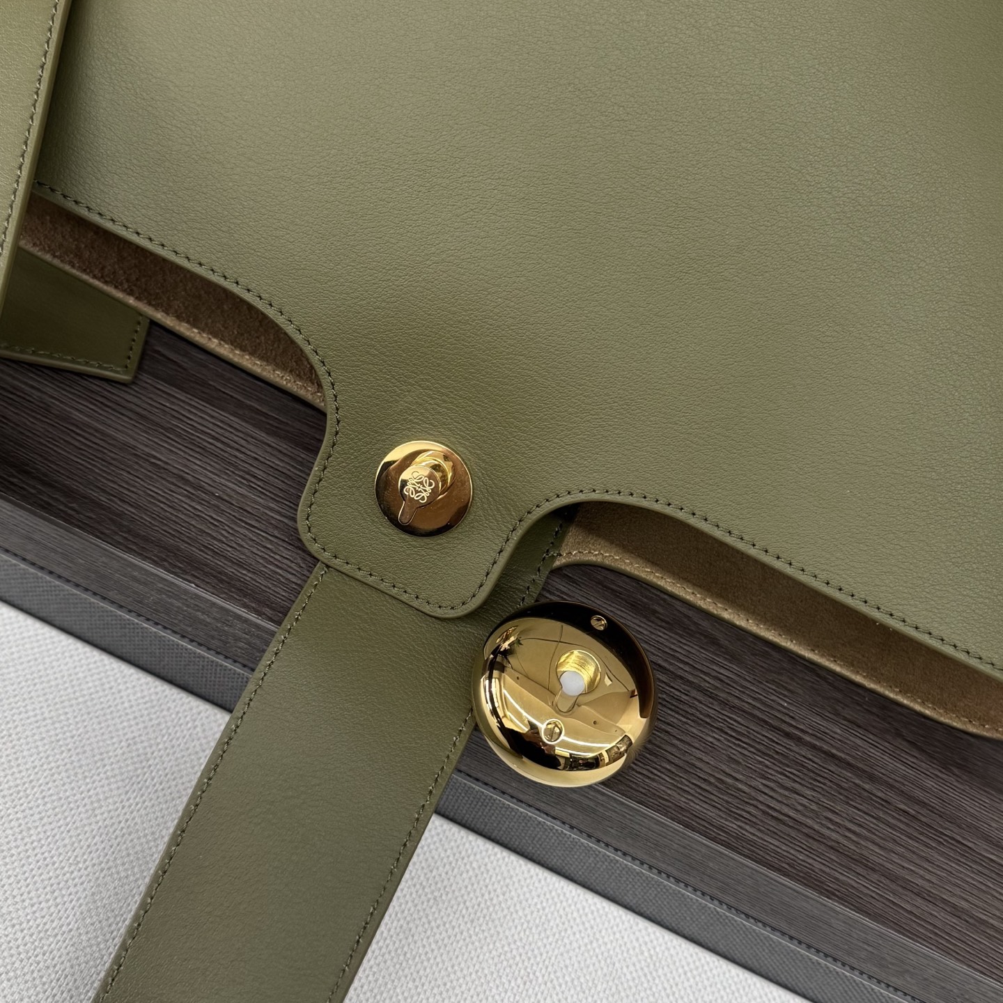 Lowee Pebble Bucket Bag-24.5*23.5*28CM