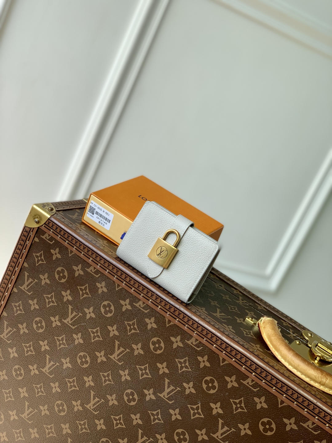 LV Wallet-M12148-11 x 8.5 x 2CM