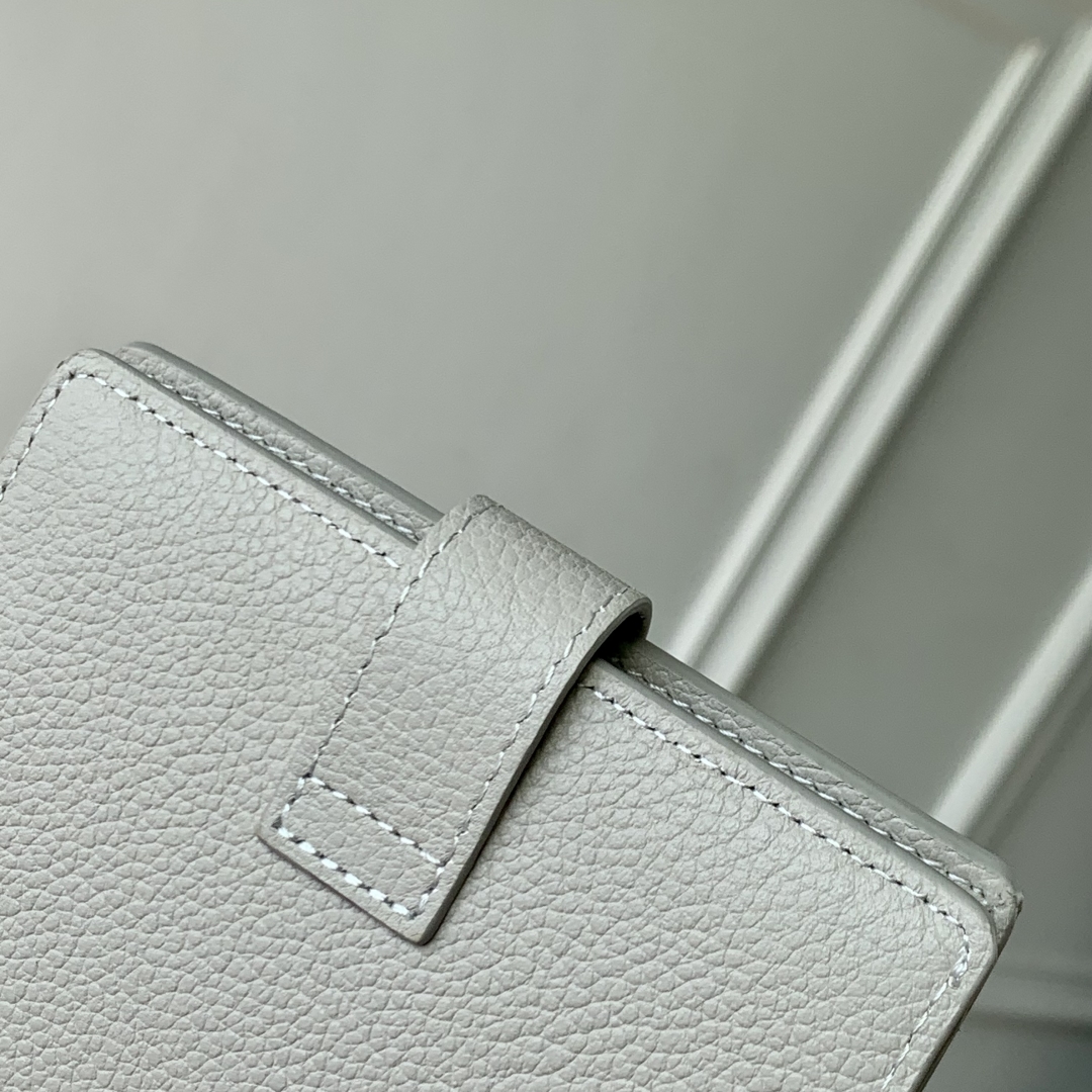 LV Wallet-M12148-11 x 8.5 x 2CM