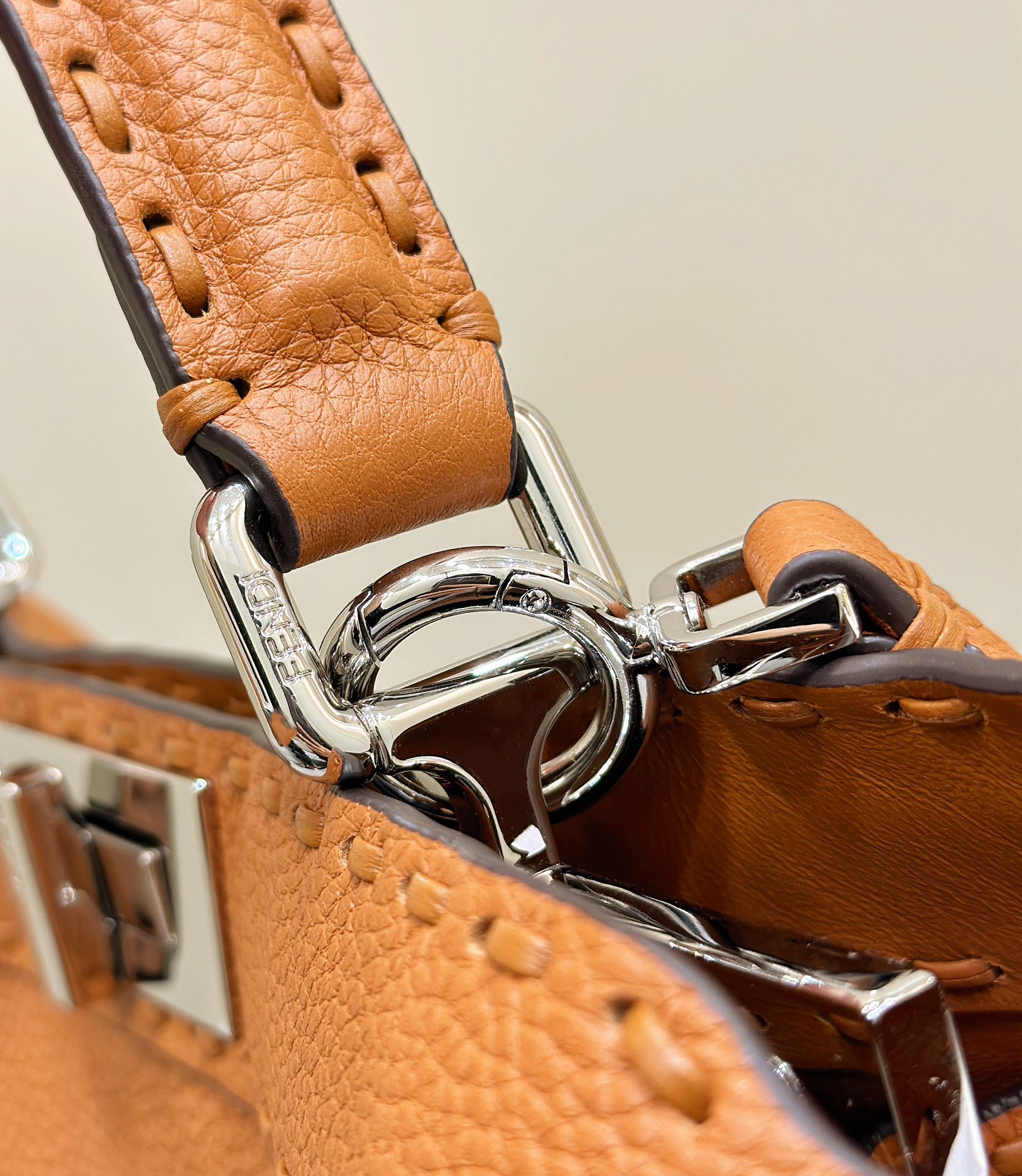 F**di peekaboo soft-33x10x25.5cm