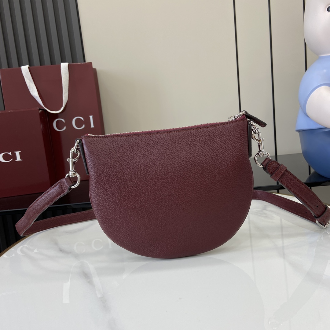 Gvc*1 Gvc*1 body bag-23 x 18.5 x 2 cm