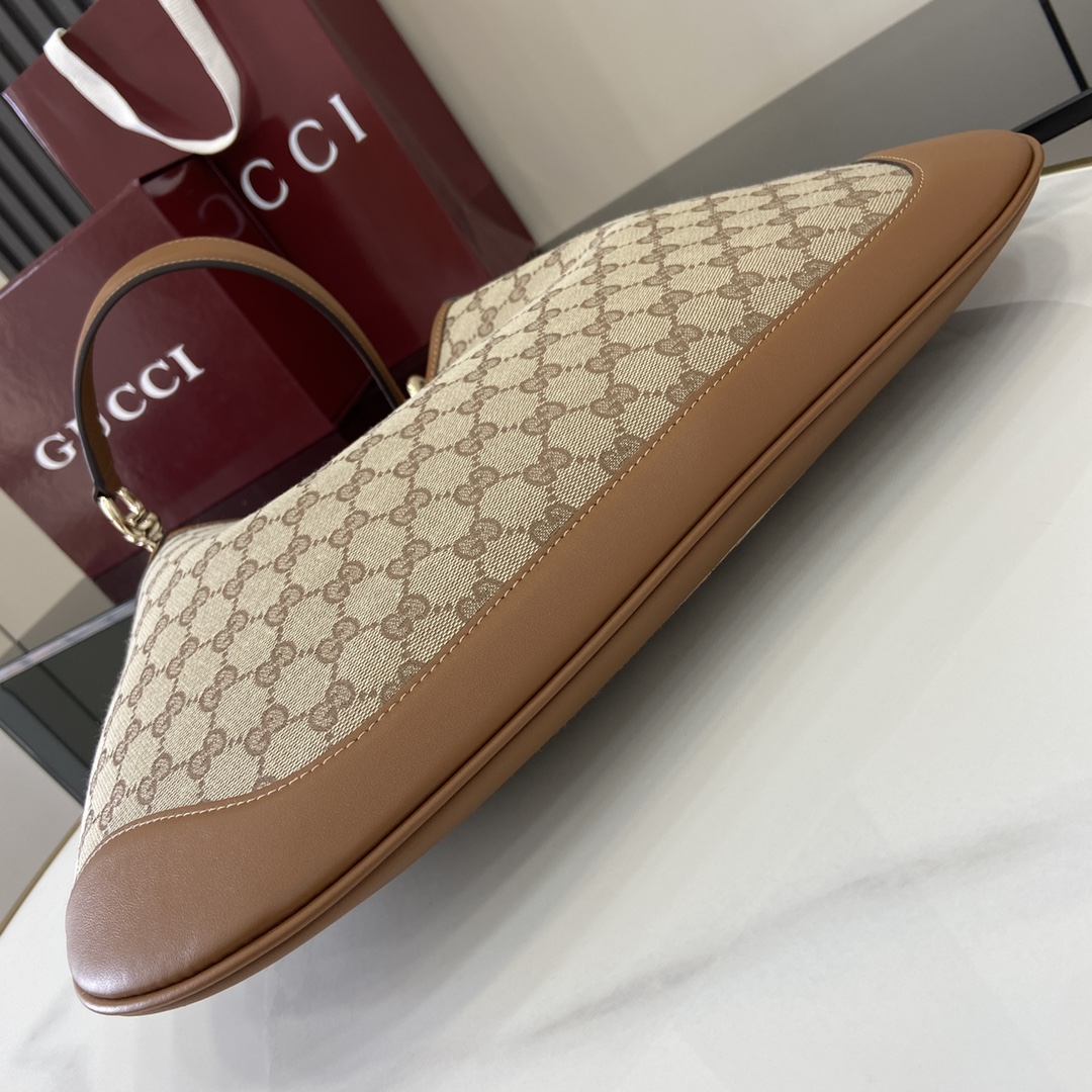 Gvc*1 body shoulder bag-42*36*2cm