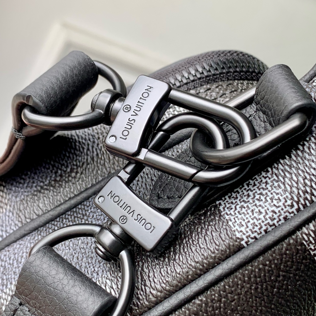 l0vis Vvtt0n nil messenger bag-25 x 17.5 x 11cm