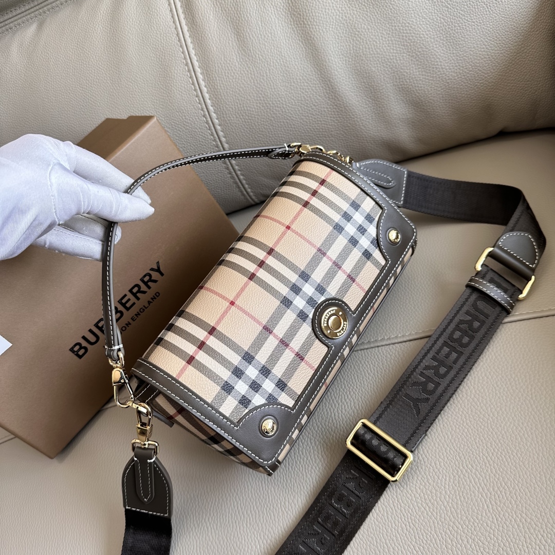 Bv*b*rry vintage bag-25 x 8.5 x 18cm