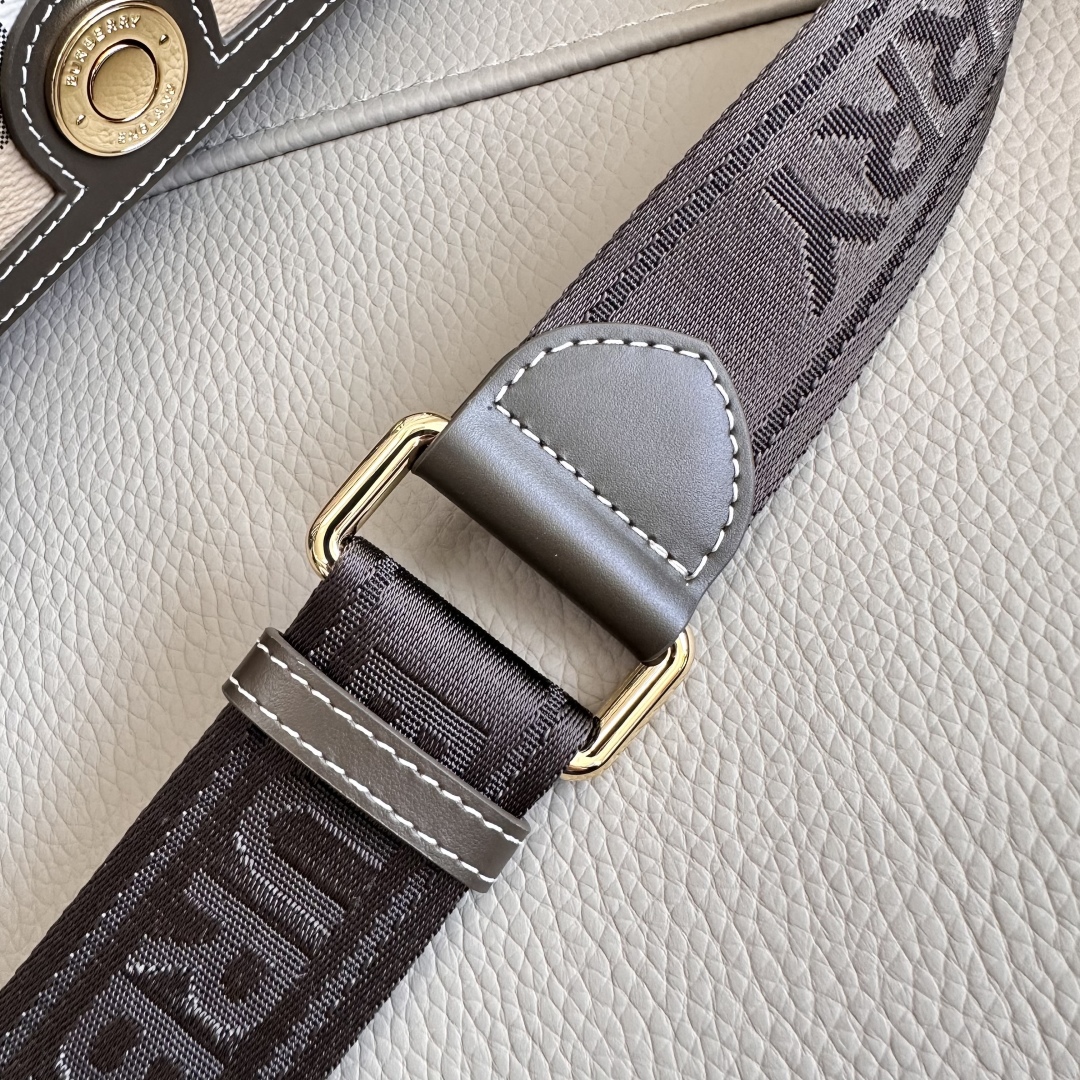 Bv*b*rry vintage bag-25 x 8.5 x 18cm