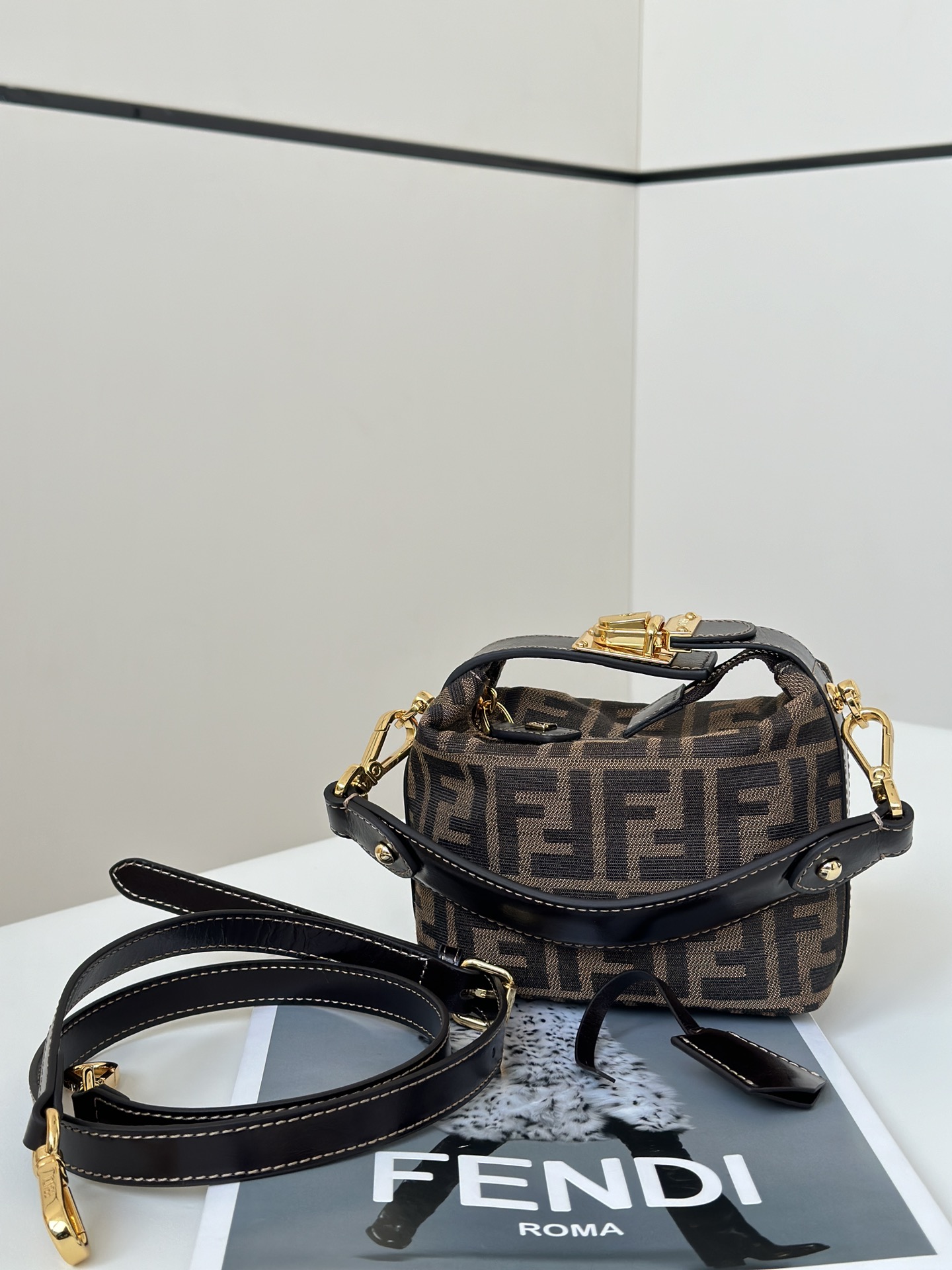 F**di vinatge bag-15×9×13cm