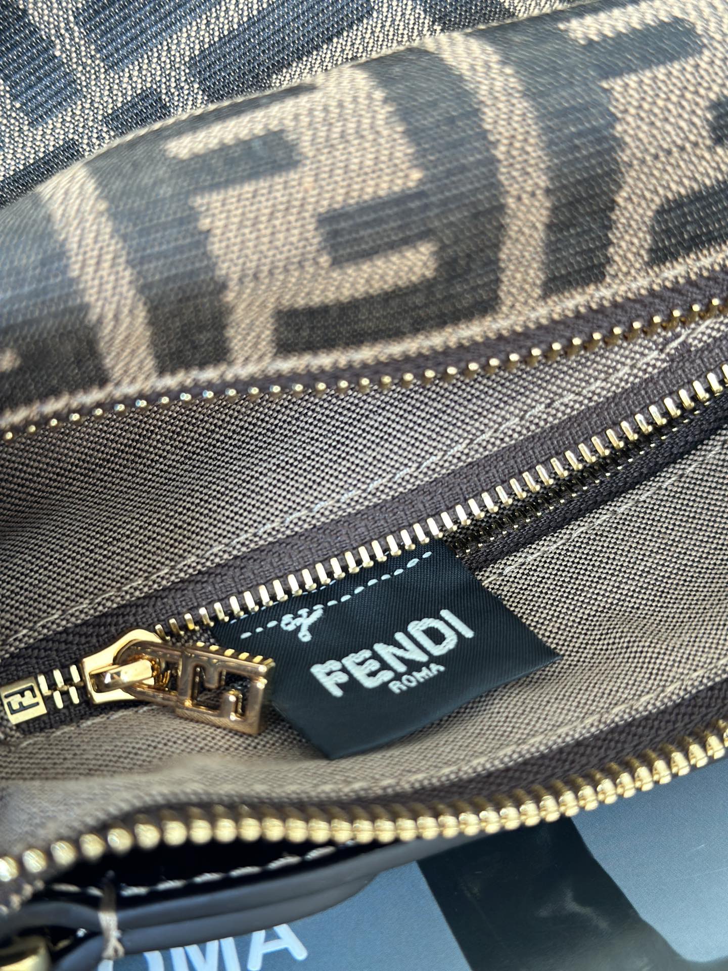 F**di vinatge bag-15×9×13cm