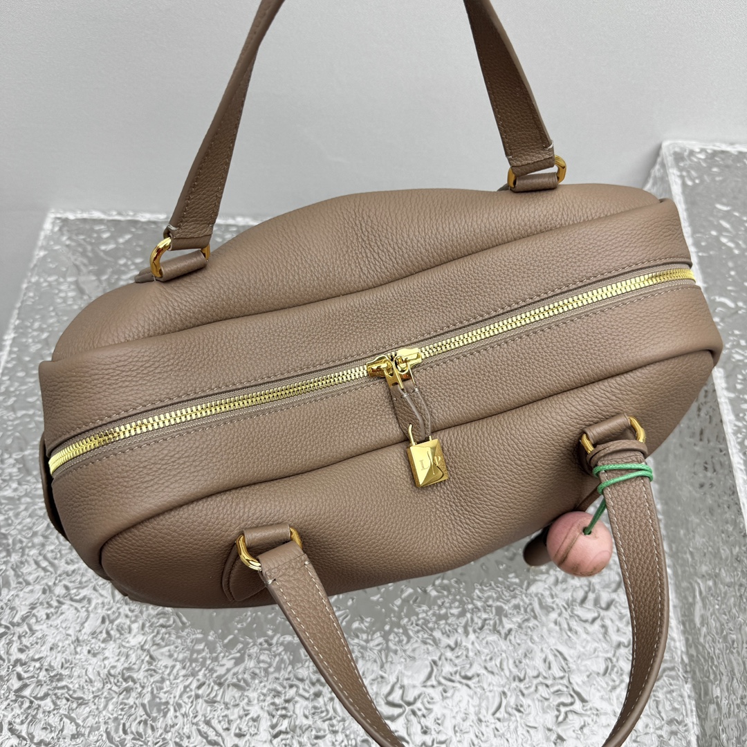 L0r0 P1ana needle bag-38*21*18cm