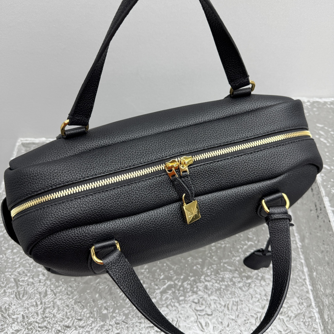 L0r0 P1ana needle bag(black)-38*21*18cm