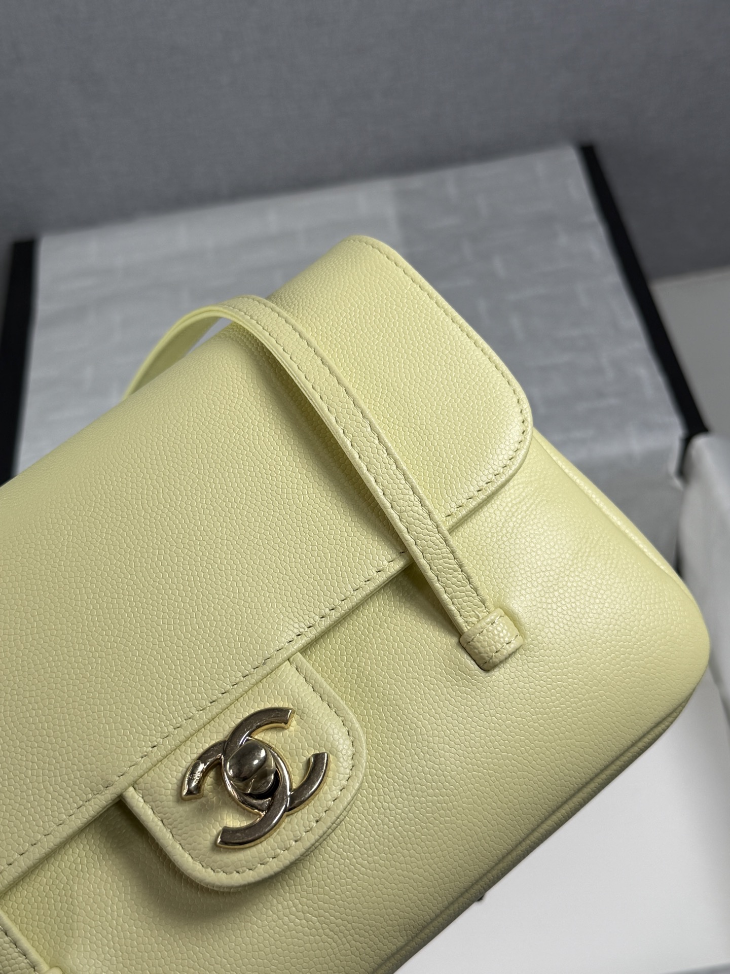 Ch@nel 22 Small Handbag-22*16*6CM
